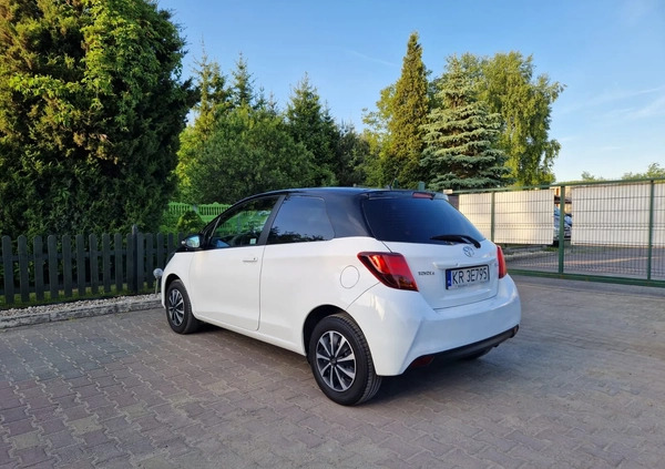 Toyota Yaris cena 24999 przebieg: 169000, rok produkcji 2015 z Olkusz małe 137
